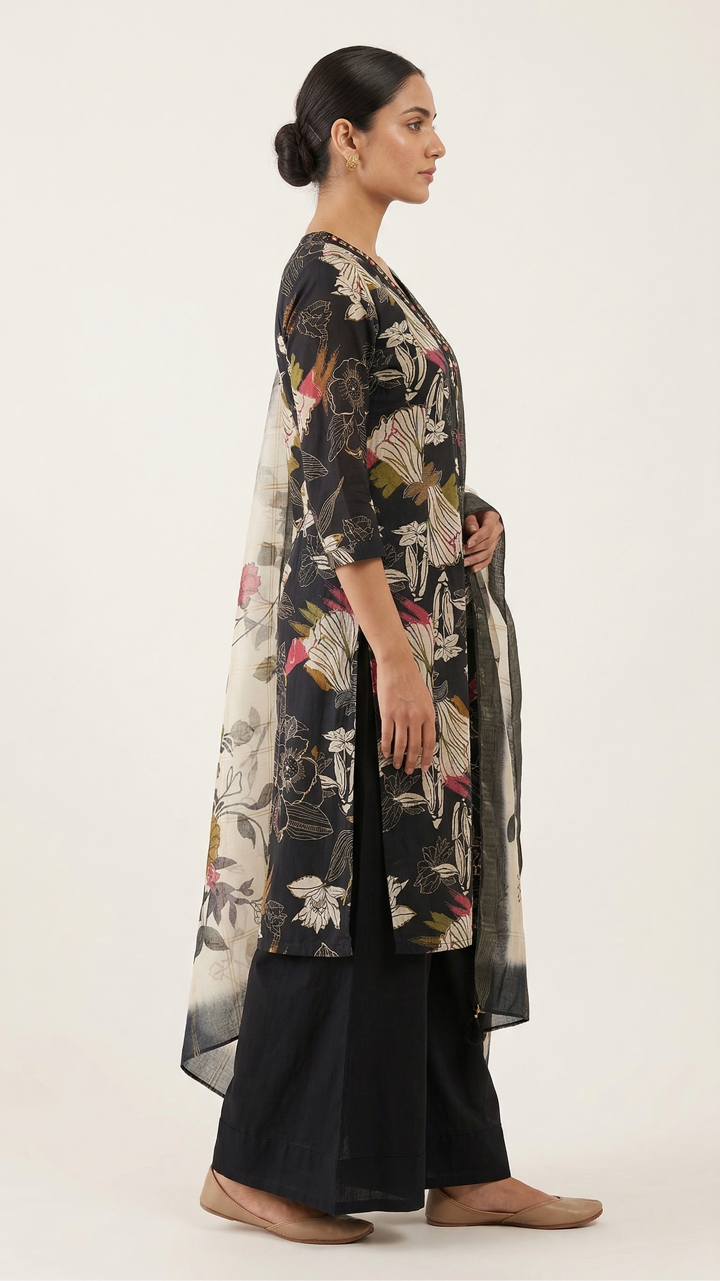 Black Floral Digital Print Kurta Set with V-Neck Handwork & Organza Dupatta – A-Line 3 Piece Set