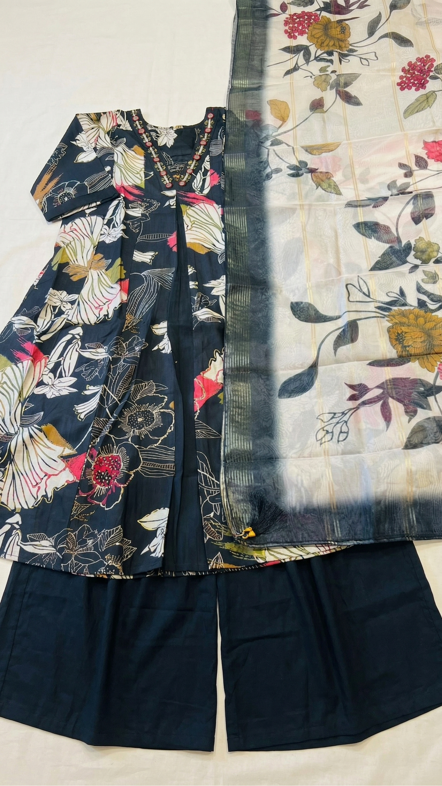 Black Floral Digital Print Kurta Set with V-Neck Handwork & Organza Dupatta – A-Line 3 Piece Set